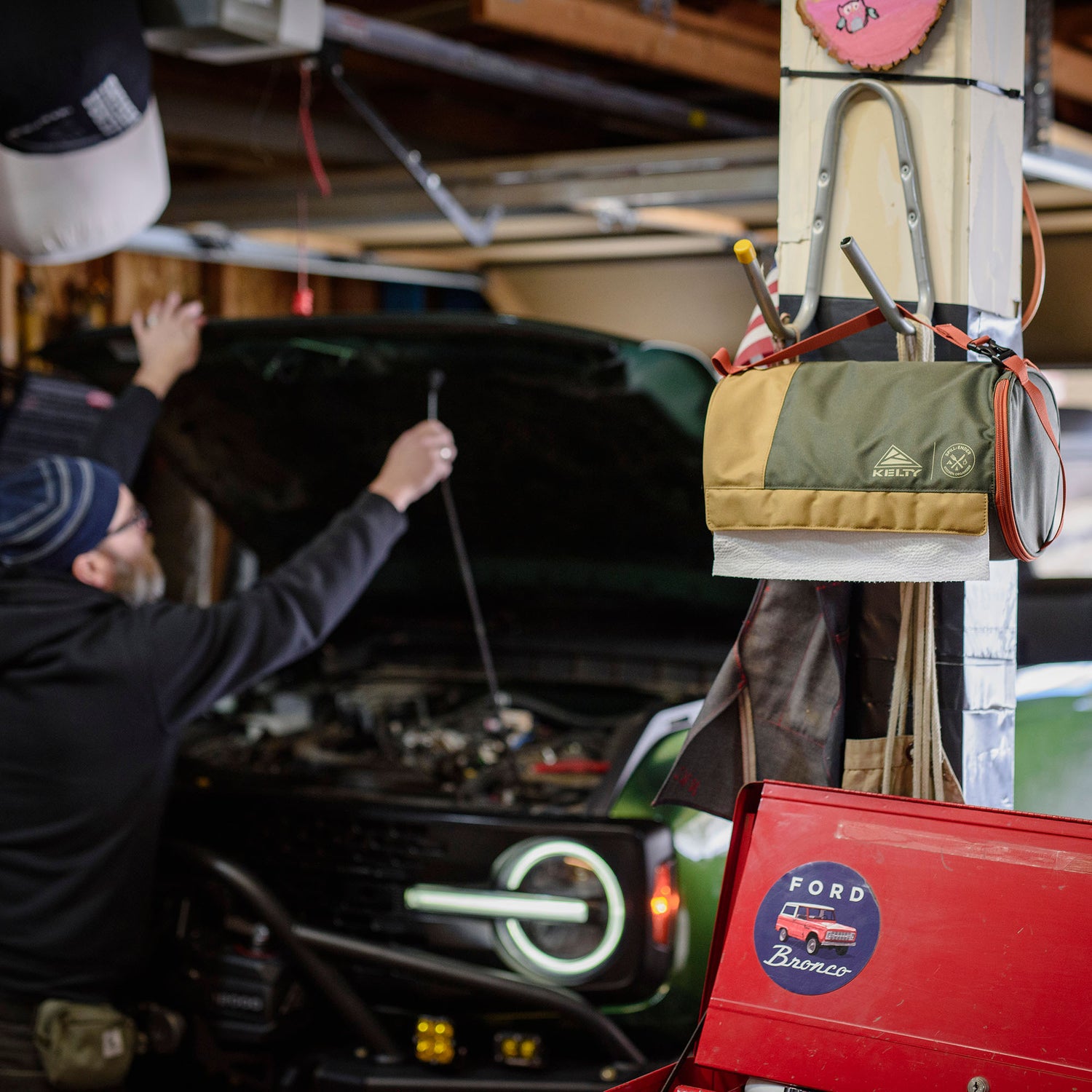 Kelty Spill-Ender Kitchen Towel Dispenser