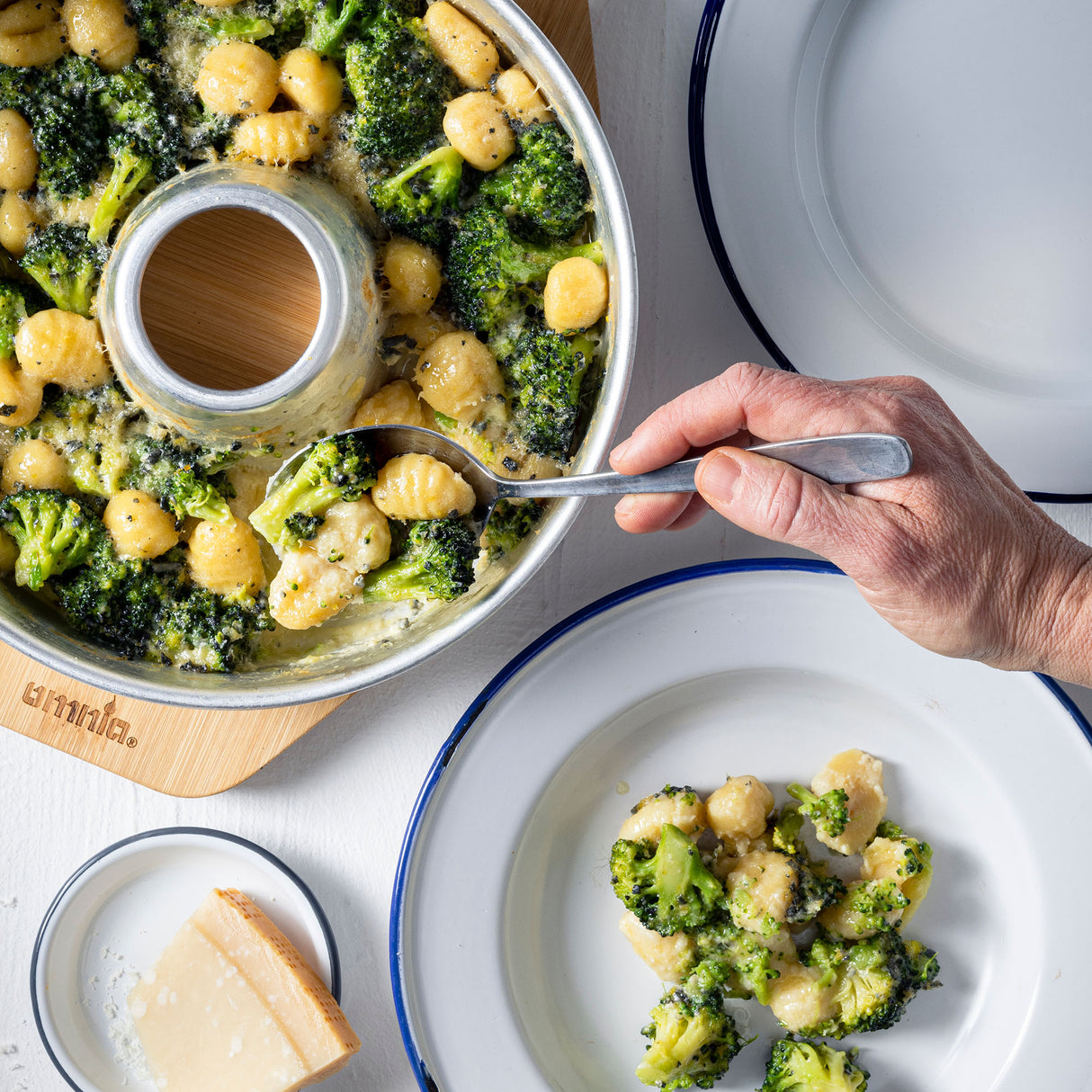 Omnia Classic Original Oven, 2 Litre