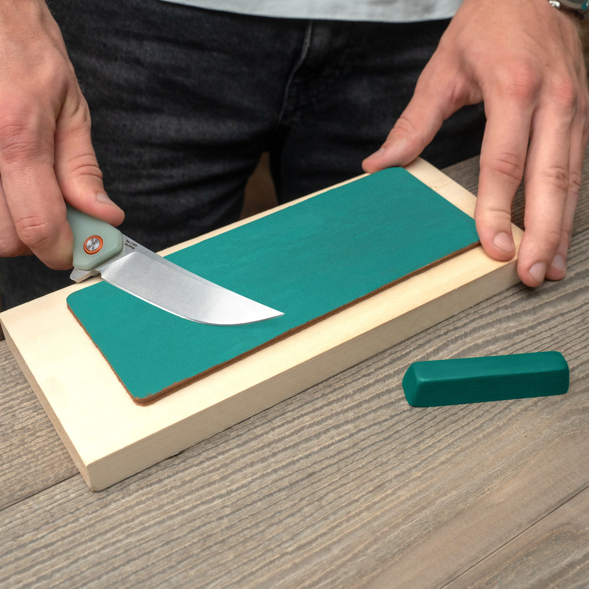 BeaverCraft Leather Strop with Polishing Compound