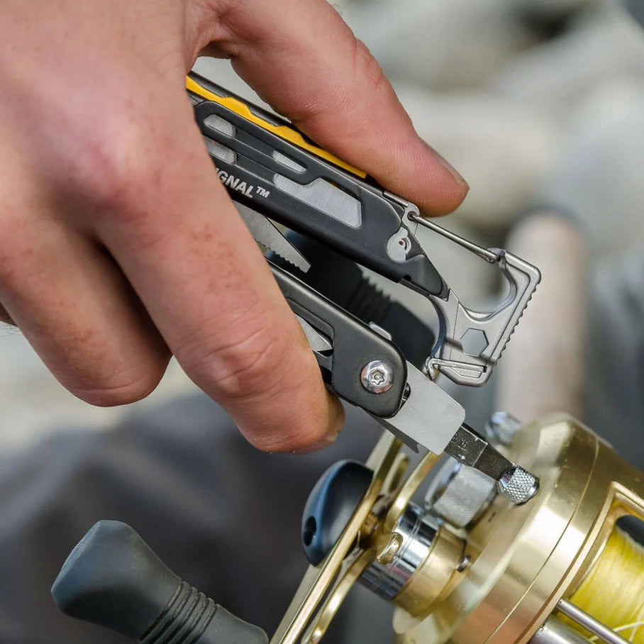 Leatherman Signal Multi-tool with Pouch