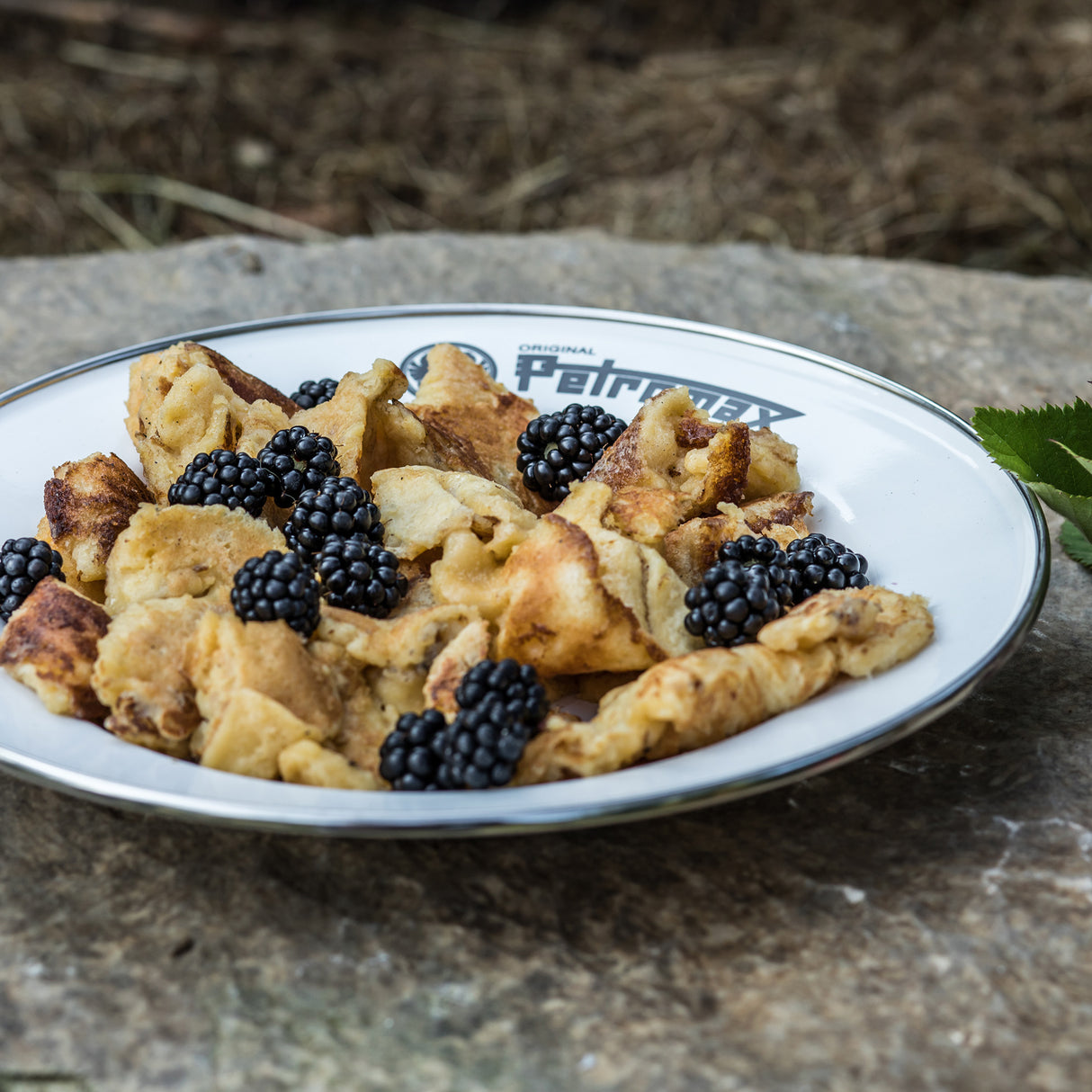 Petromax 18cm Enamel Side Plates, Set of 2