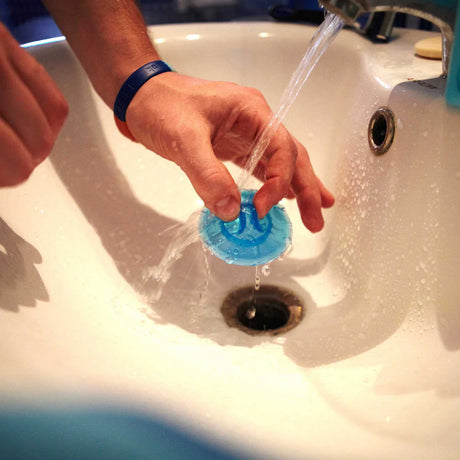 LIFEVENTURE Travel Sink & Bath Plug