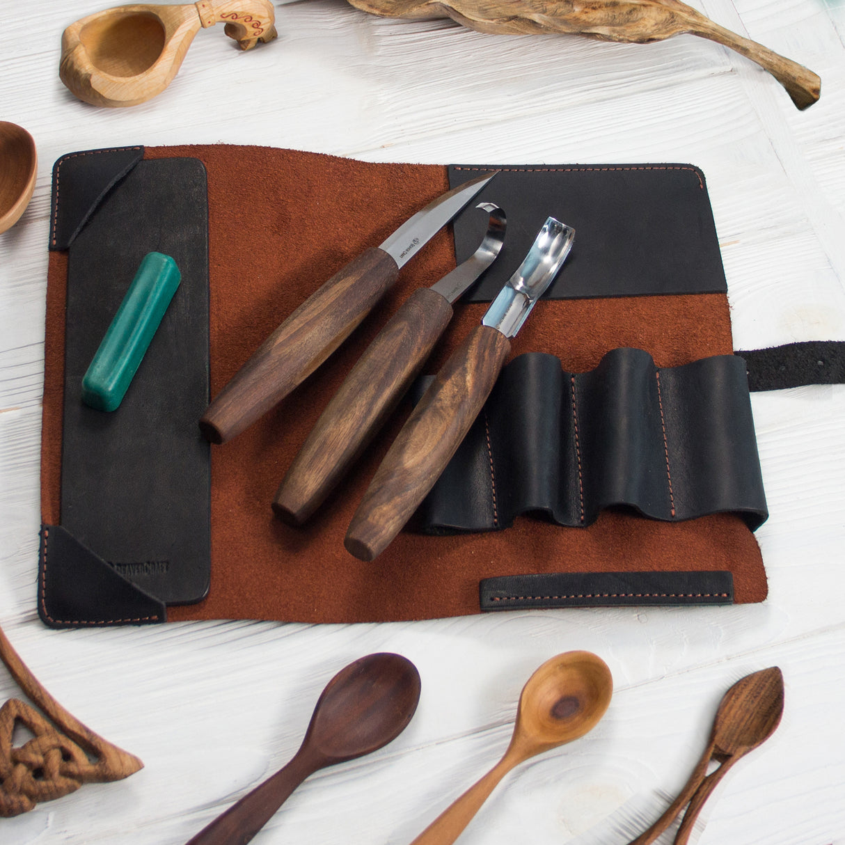 BeaverCraft 5 Piece Extended Carving Set in Genuine Leather Tool Roll