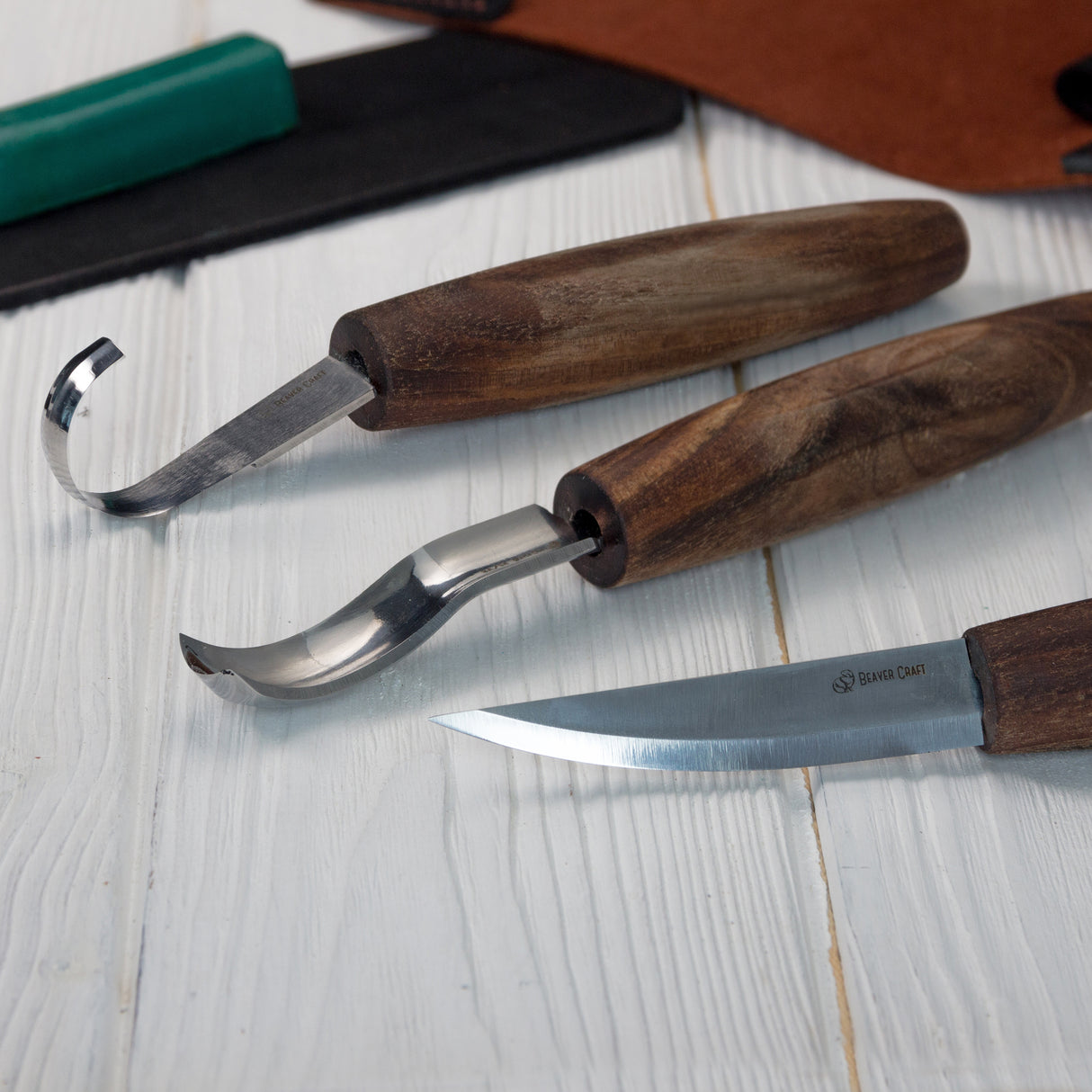 BeaverCraft 5 Piece Extended Carving Set in Genuine Leather Tool Roll