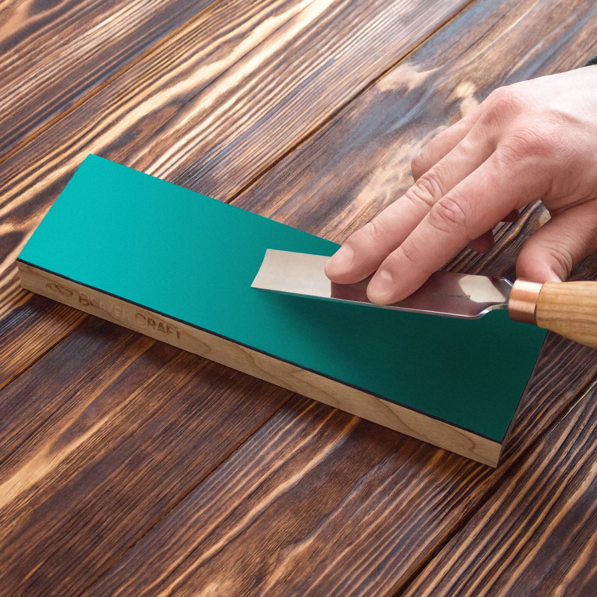 BeaverCraft Wood Mounted Leather Paddle Strop with Polishing Compound