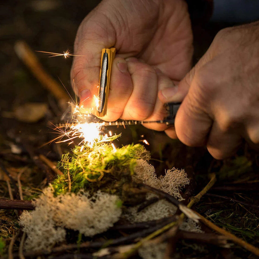 Leatherman Signal Multi-tool with Pouch