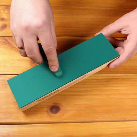 BeaverCraft Wood Mounted Leather Paddle Strop with Polishing Compound